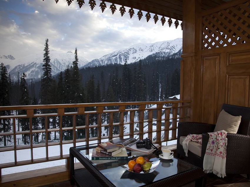Khyber Himalayan Resort N Spa 16