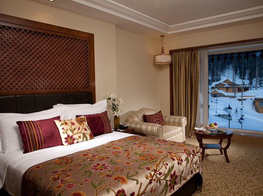 Khyber Himalayan Resort N Spa 8