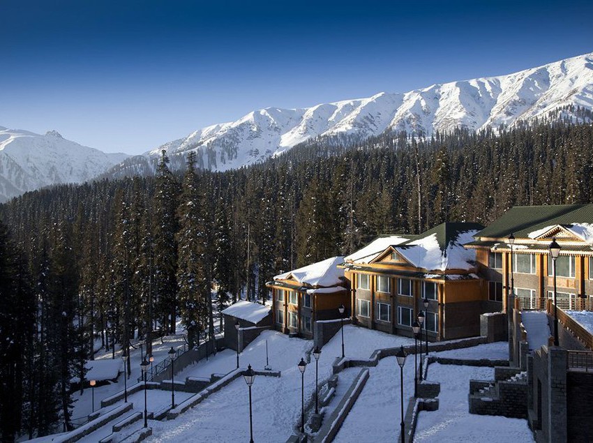 Khyber Himalayan Resort N Spa 9