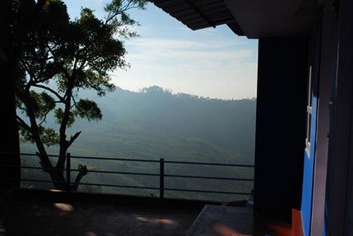 Hotel Holly Hock Resort 5