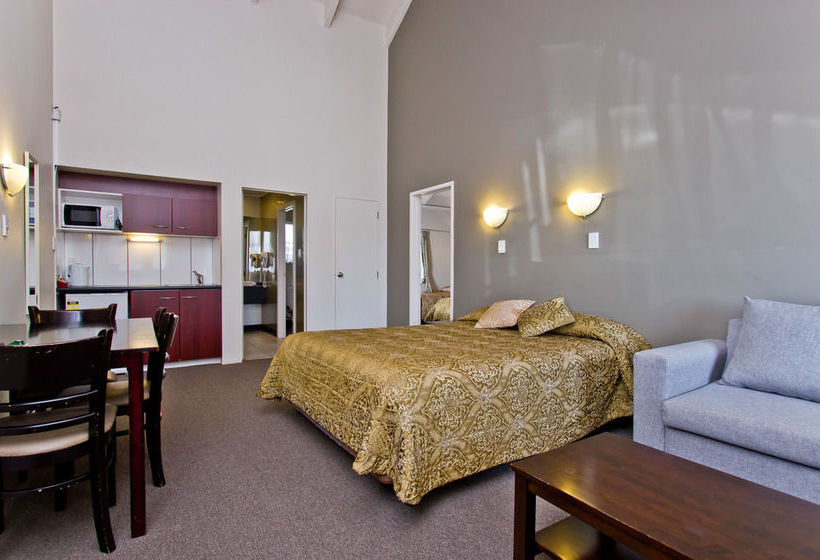 Motel Airport Manor Inn 15