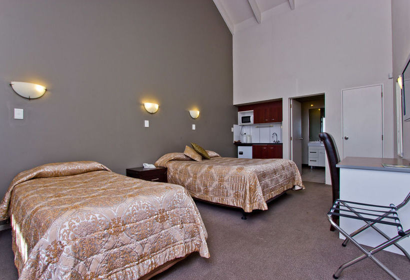 Motel Airport Manor Inn 17