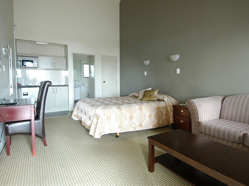 Motel Airport Manor Inn 6