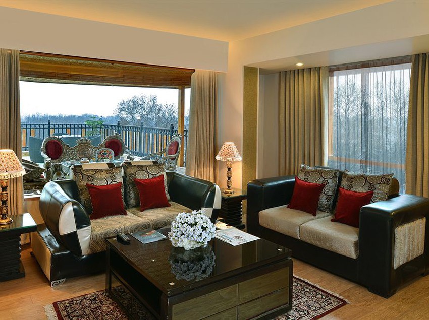 Hotel RK Sarovar Portico 10