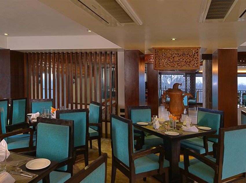 Hotel RK Sarovar Portico 15