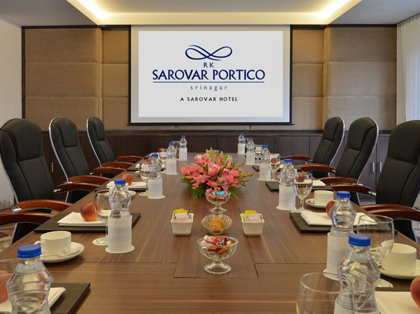 Hotel RK Sarovar Portico 9