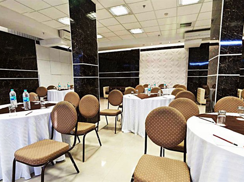 Hotel OYO 19153 Flagship DLF Phase 3