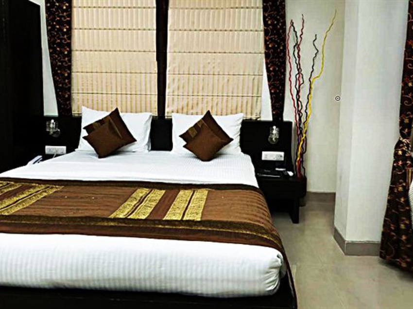 Hotel OYO 19153 Flagship DLF Phase 3 1