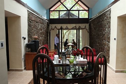 Hotel Deep Woods Resort 11