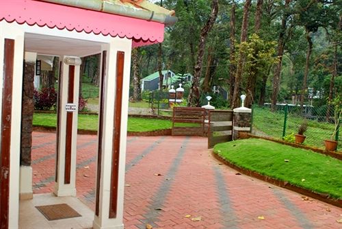 Hotel Deep Woods Resort 6