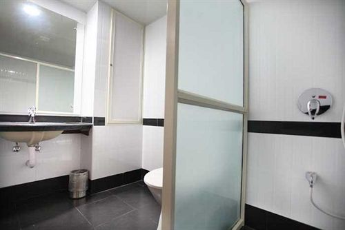 Hotel Grand Plaza Munnar 17