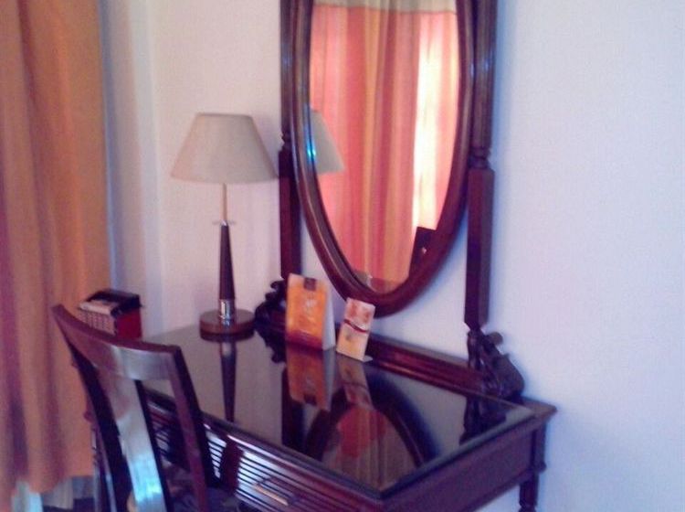 Golden Palms Hotel & Spa Sylverton 7