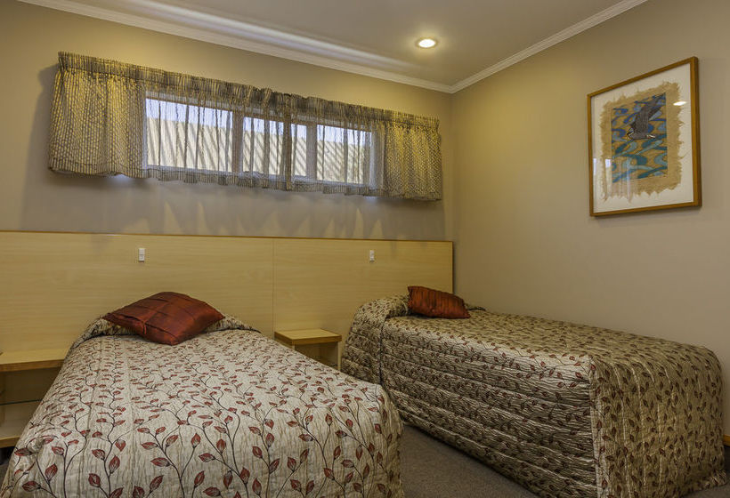 Motel Amross Court Motor Lodge 10