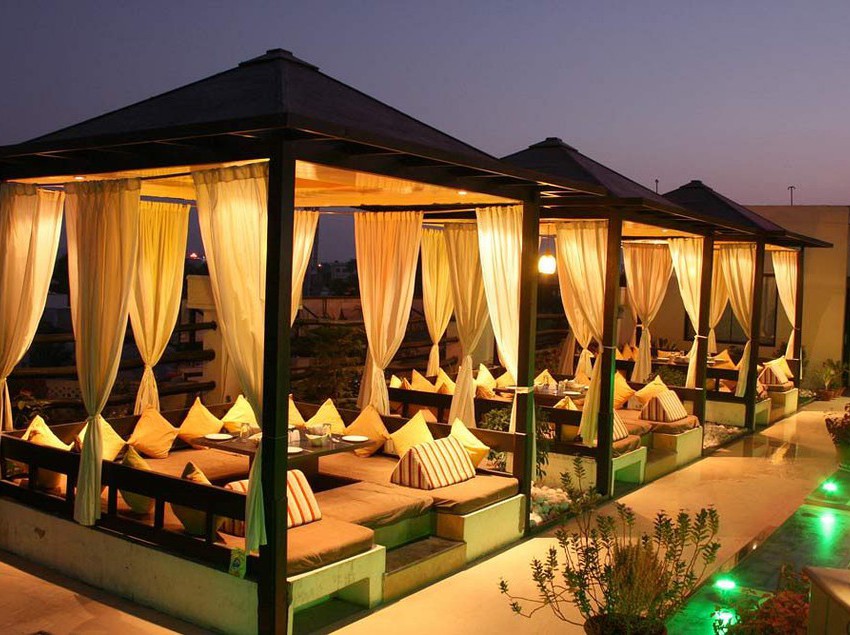 Hotel The Ambassador 2