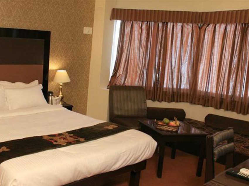 Hotel The Ambassador 3