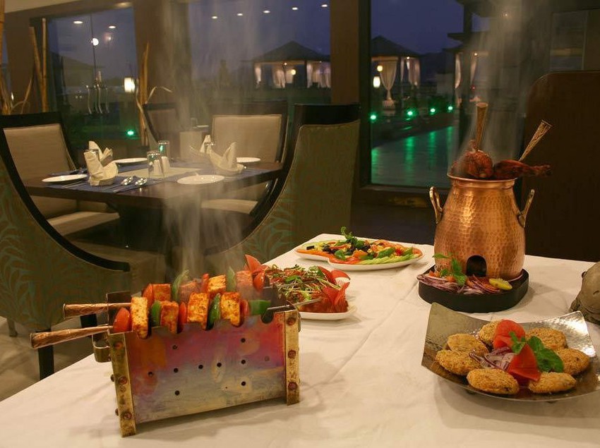 Hotel The Ambassador 5