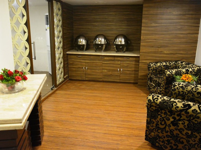 Hotel The Ambassador 7