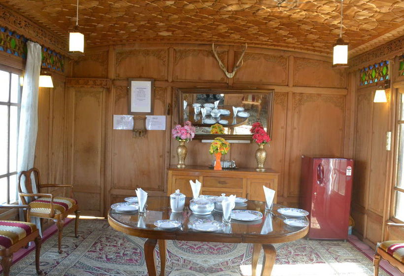 Hotel Peacock Houseboats 12