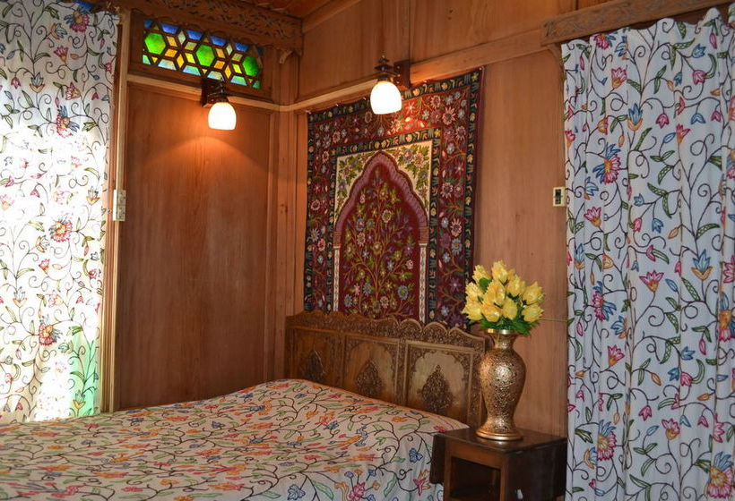 Hotel Peacock Houseboats 16