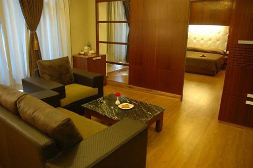 Hotel Suhim Portico 2