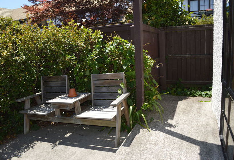 Southern Comfort Motel 8