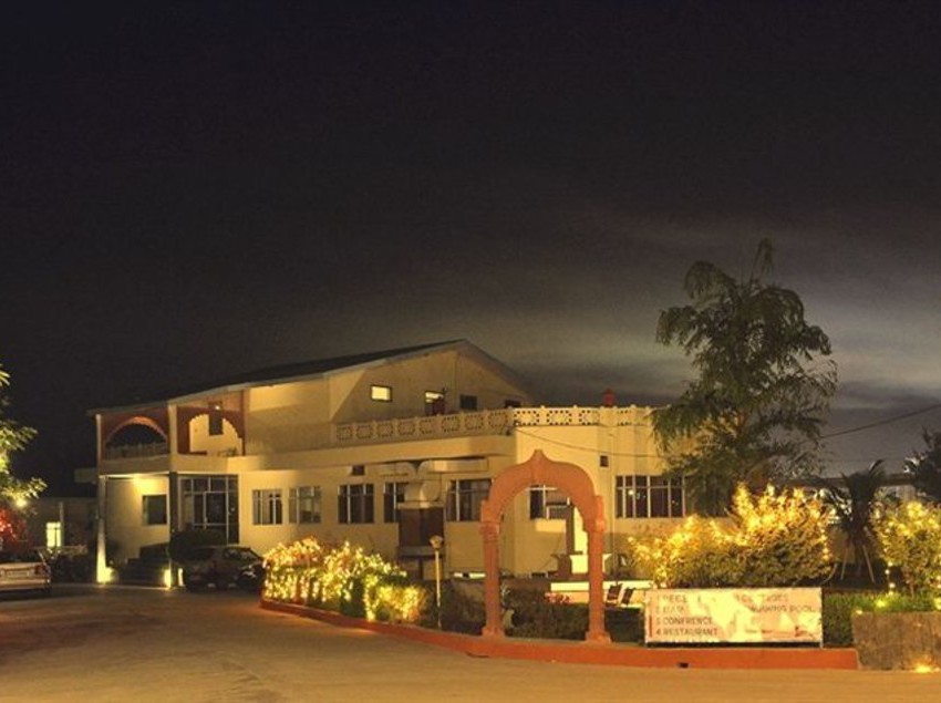 Hotel Swaraj Resorts 13