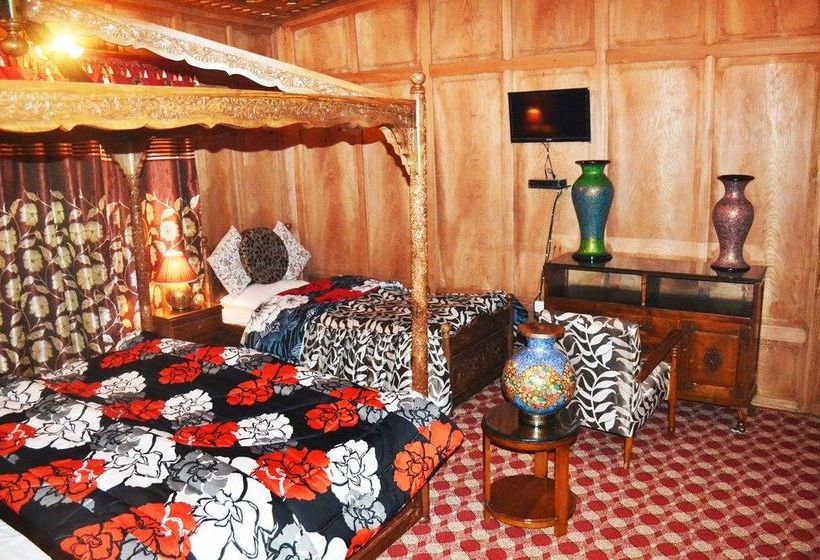 Hotel Swan Group Of Houseboats 14