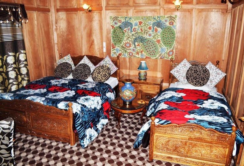 Hotel Swan Group Of Houseboats 15