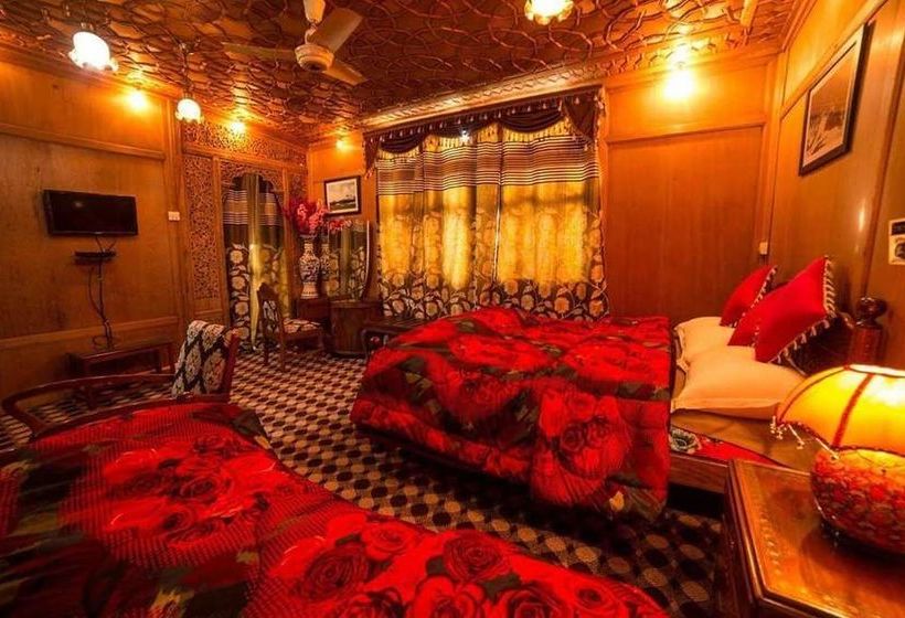 Hotel Swan Group Of Houseboats 20