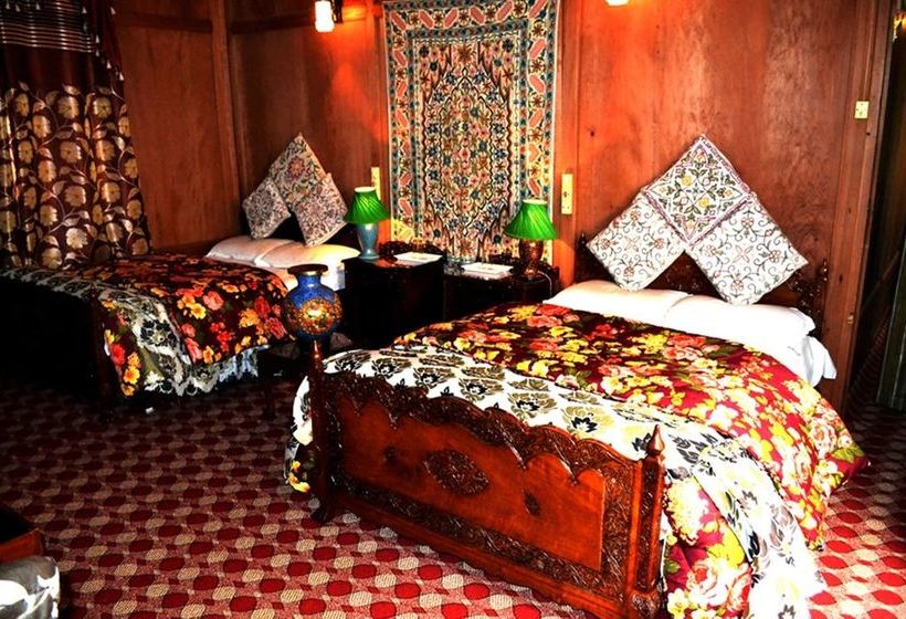 Hotel Swan Group Of Houseboats 6