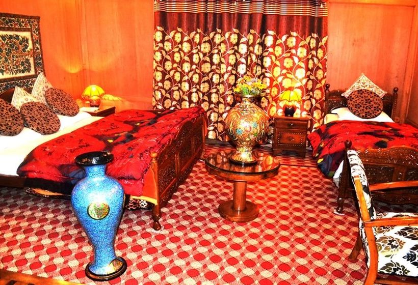 Hotel Swan Group Of Houseboats 7