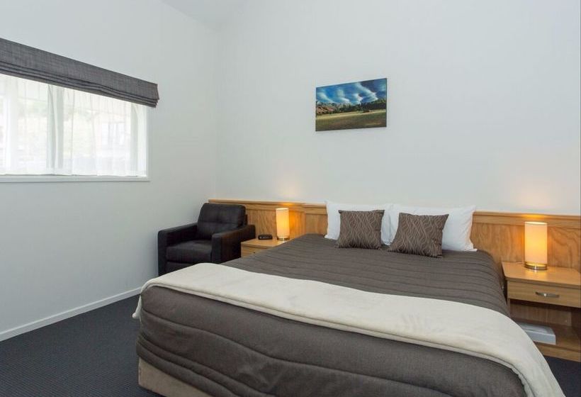 Clearbrook Motel And Serviced 8