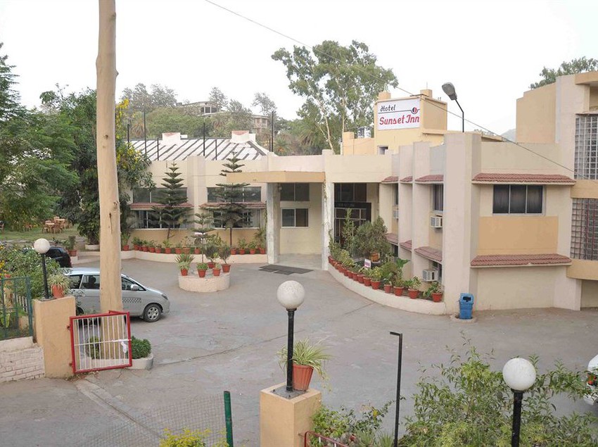 Hotel Sunset Inn 6