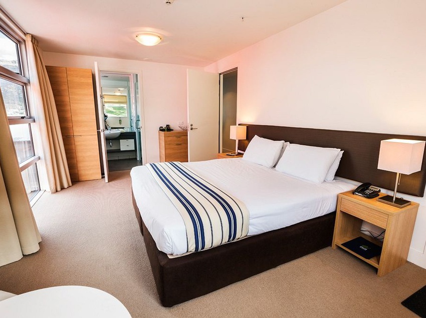 Hotel Element Escapes 19