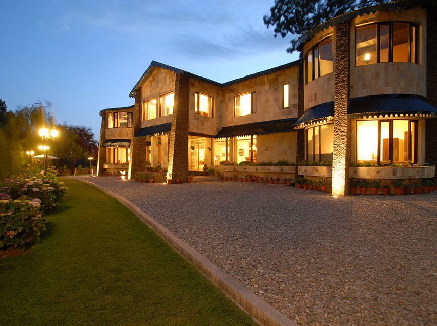Hotel Shervani Hilltop Nainital