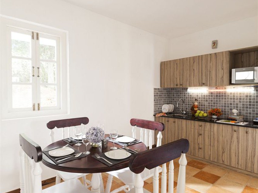 Hotel Sterling Holidays By The Lake 8