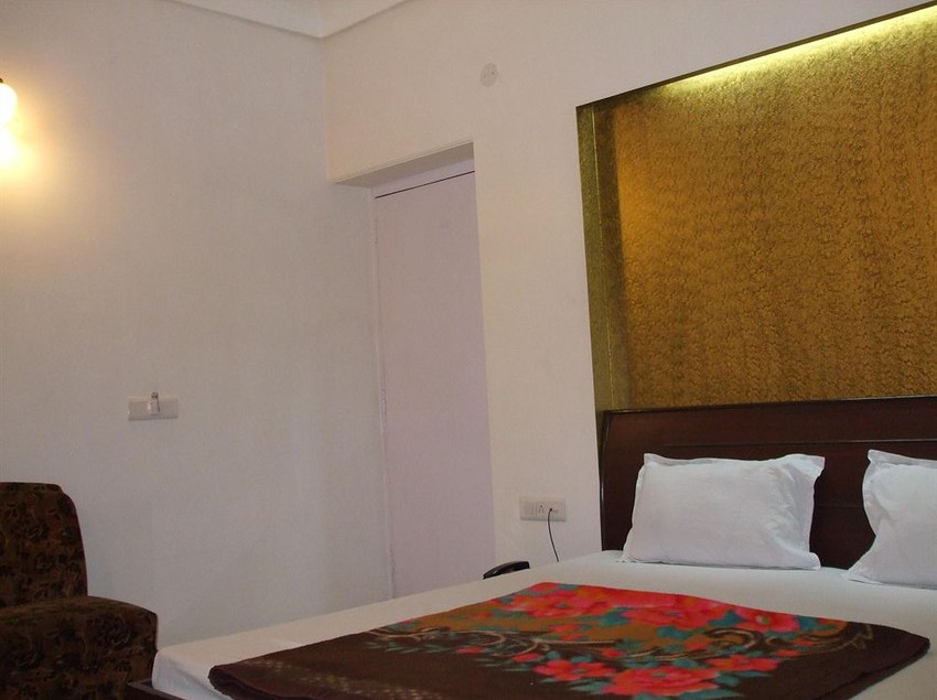 Hotel Samrat 16