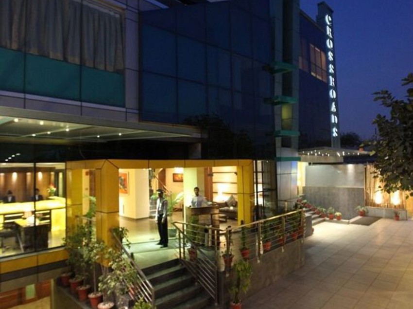 Hotel Crossroads 10