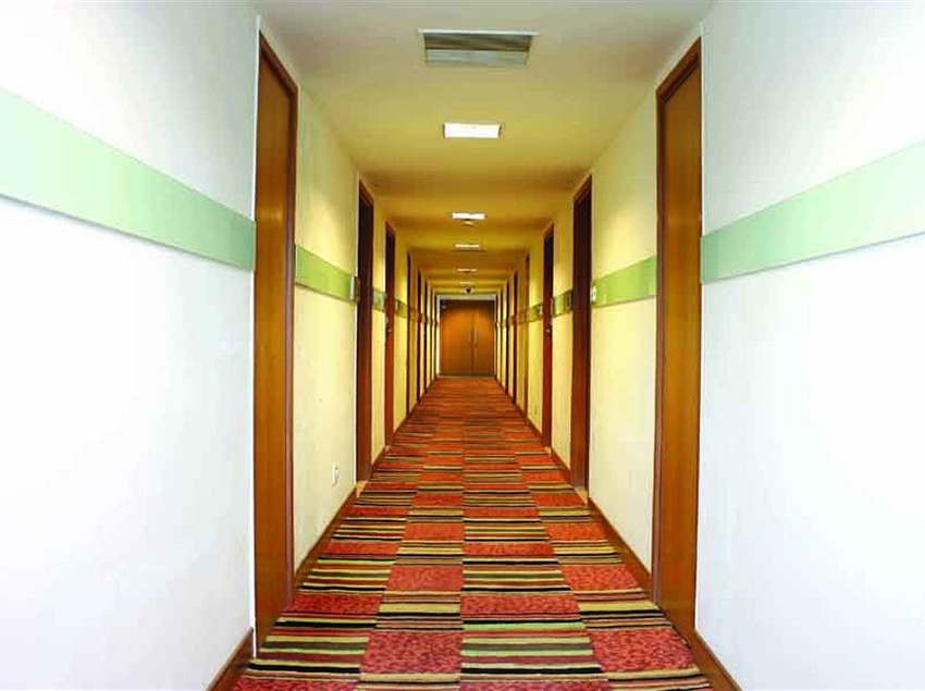 Hotel RnB Select Banjara Hills 8