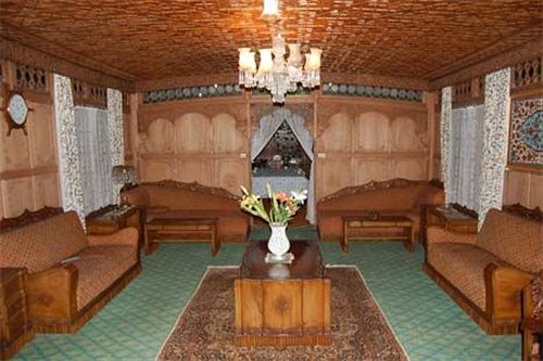 Hotel New Alexandra Group Of Houseboats