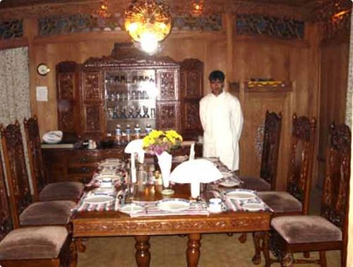 Hotel New Alexandra Group Of Houseboats 2