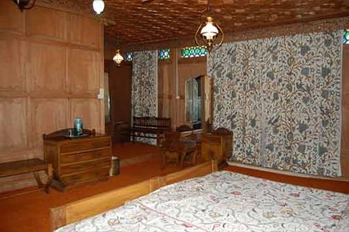 Hotel New Alexandra Group Of Houseboats 4