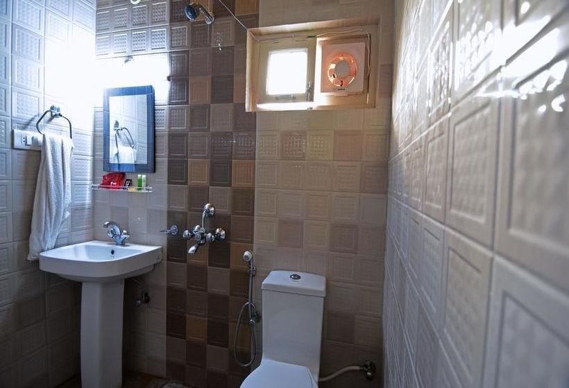 Hotel Classic The Mall Nainital 15