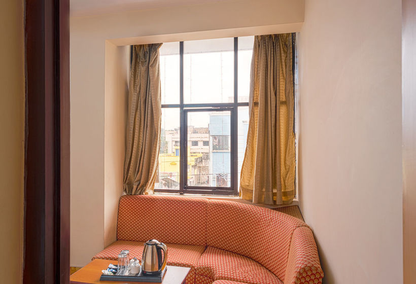 Hotel Saaket Residency 12