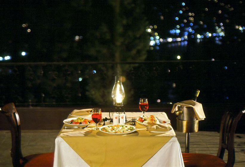 Hotel Manu Maharani 19