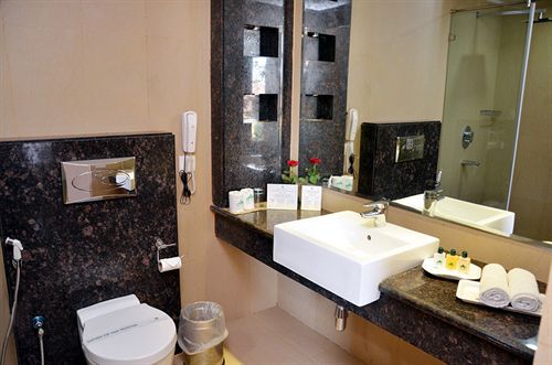 The Gold Palace & Resorts 8