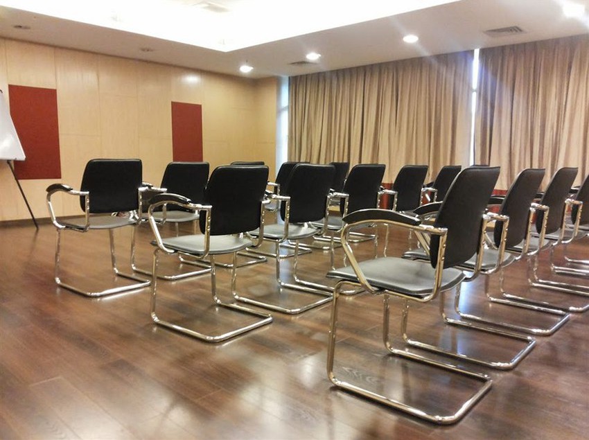 Hotel Katriya De Royal