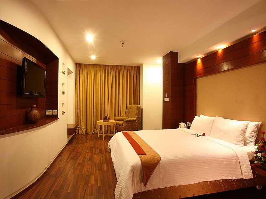 Hotel Katriya De Royal 11