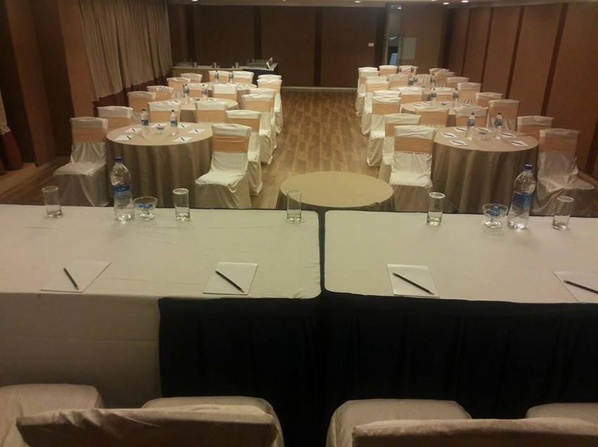 Hotel Katriya De Royal 13