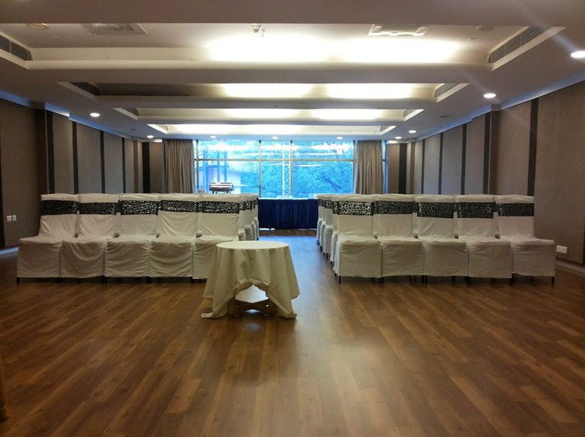 Hotel Katriya De Royal 7